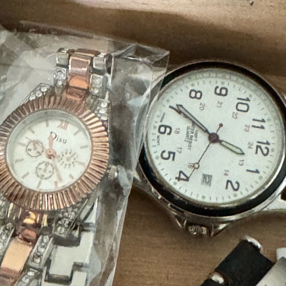 Watch Lot - Picture 4 of 10